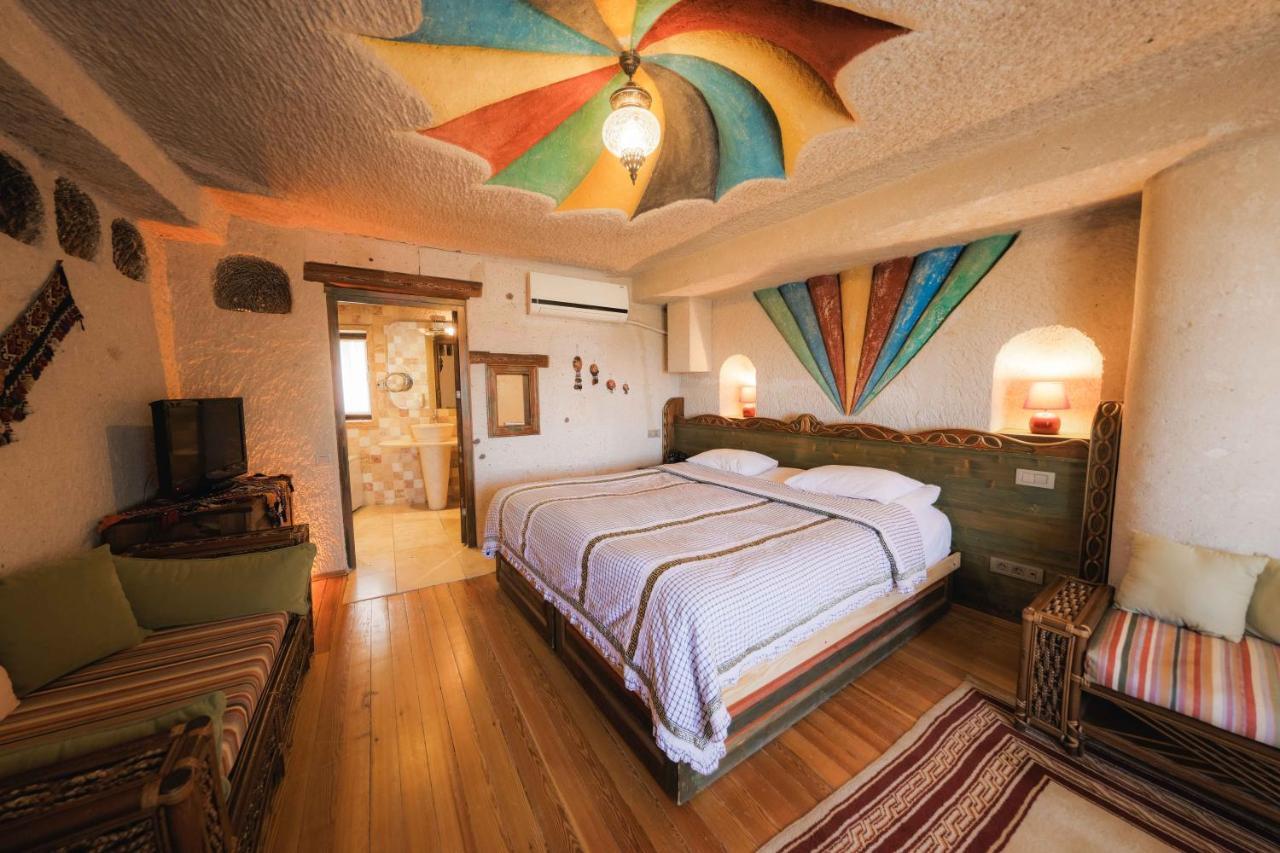 גורמה Cappadocia Cave Suites Adult Only מראה חיצוני תמונה