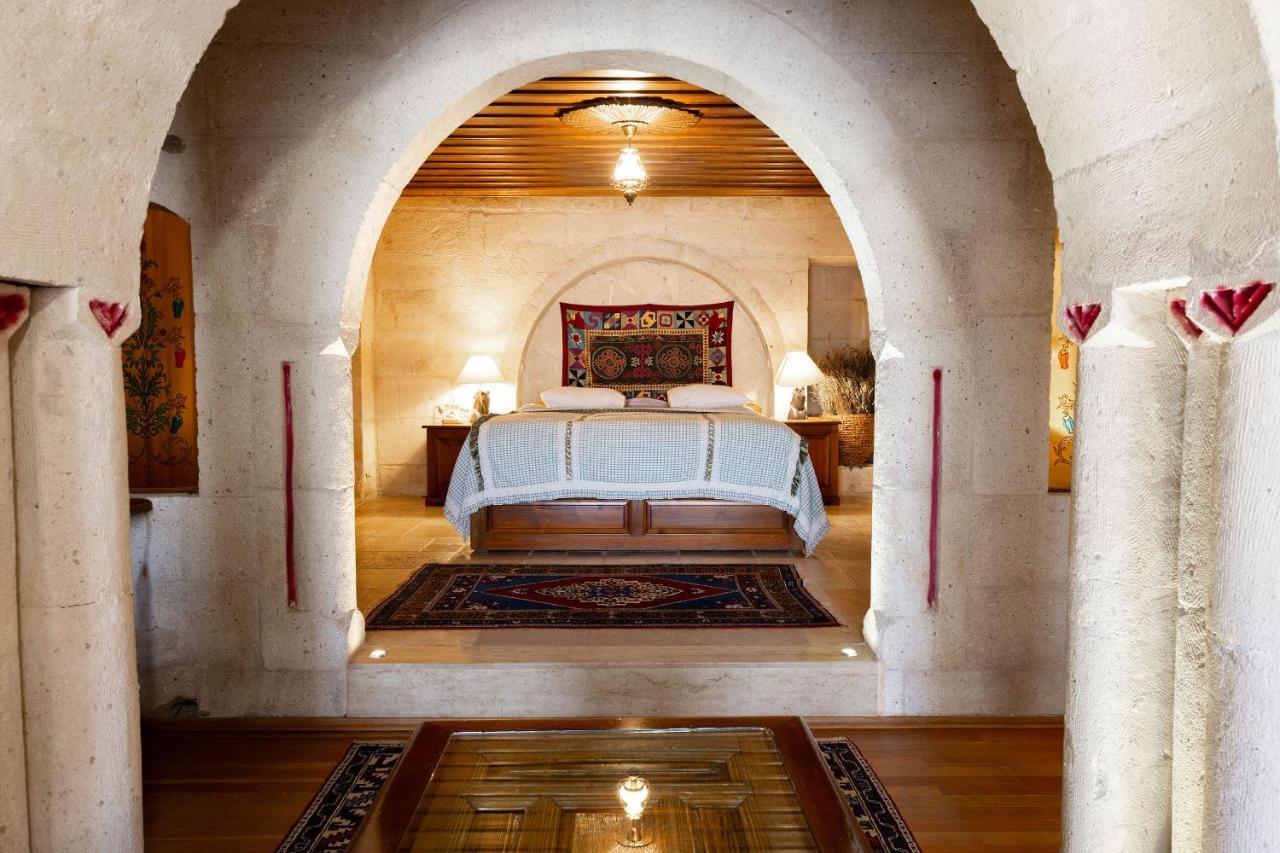 גורמה Cappadocia Cave Suites Adult Only מראה חיצוני תמונה