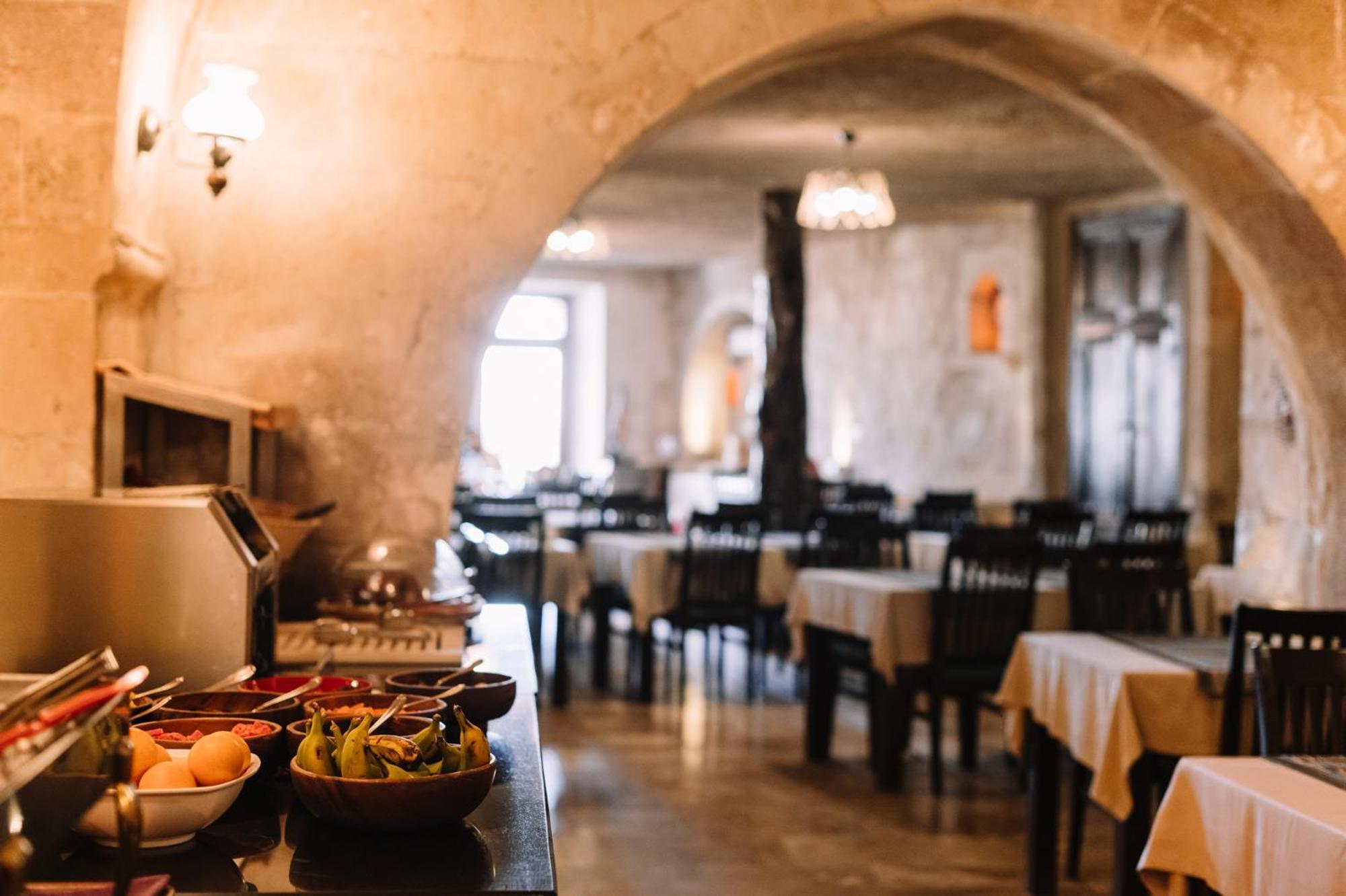 גורמה Cappadocia Cave Suites Adult Only מראה חיצוני תמונה