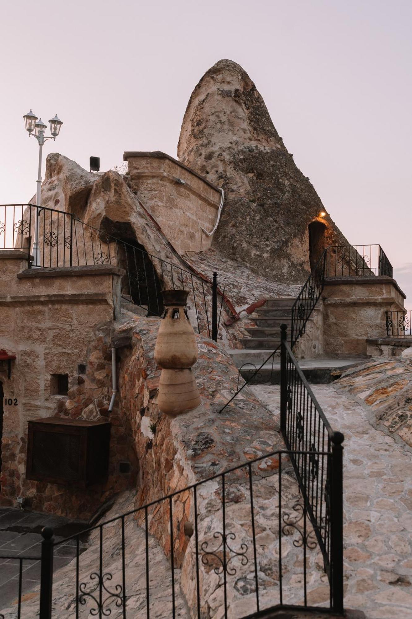 גורמה Cappadocia Cave Suites Adult Only מראה חיצוני תמונה