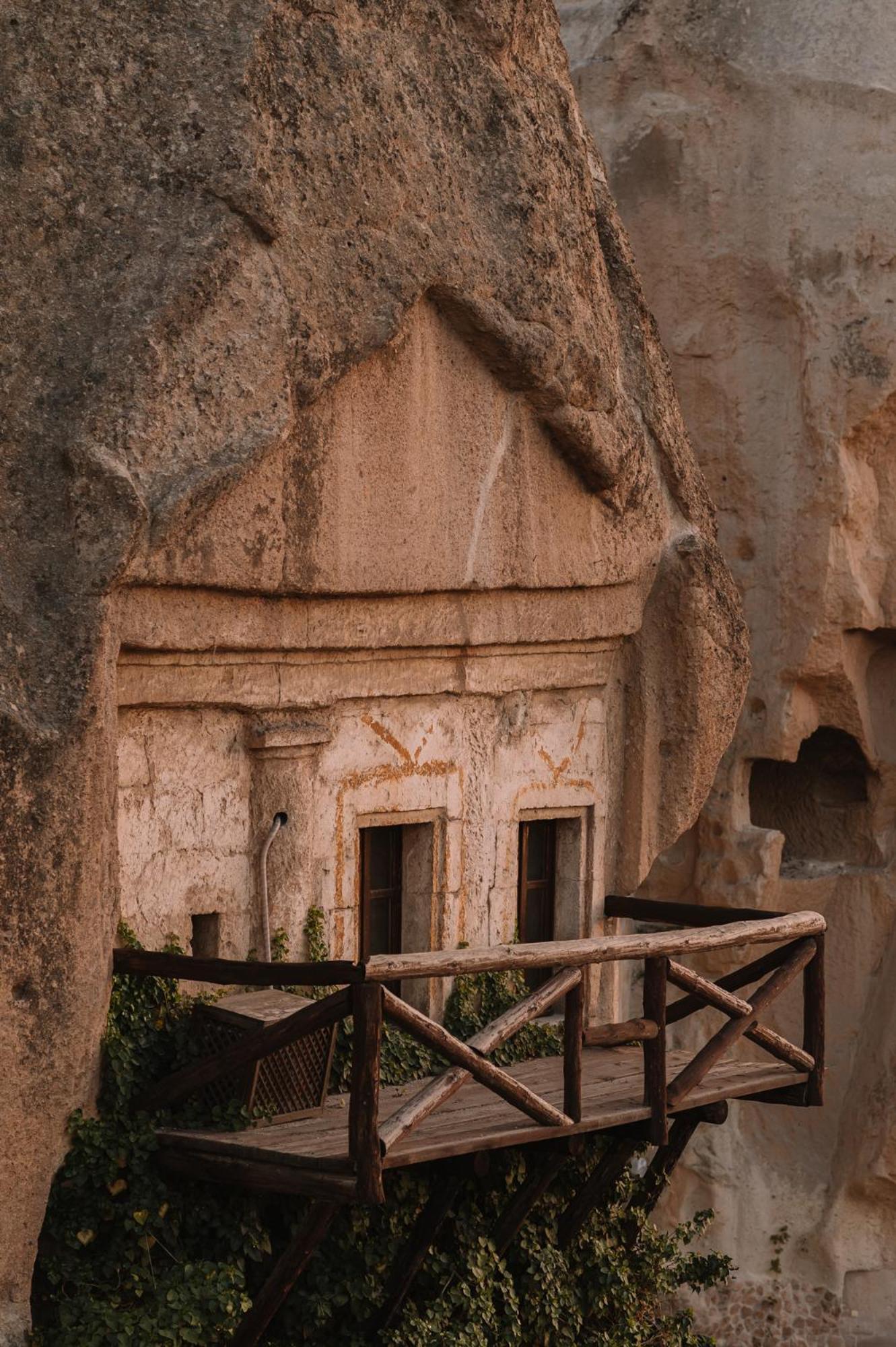 גורמה Cappadocia Cave Suites Adult Only מראה חיצוני תמונה