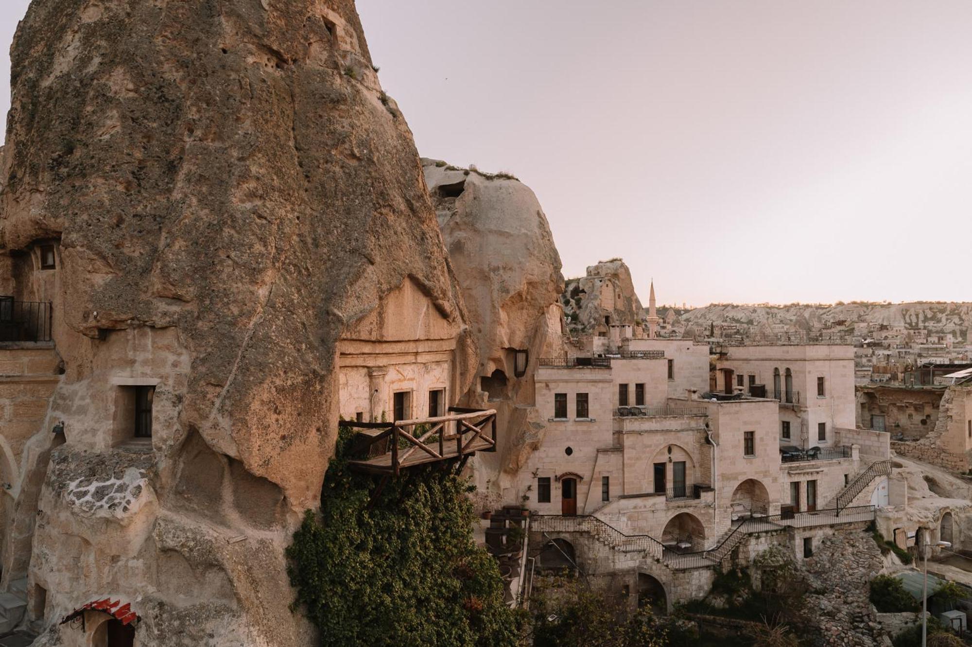גורמה Cappadocia Cave Suites Adult Only מראה חיצוני תמונה